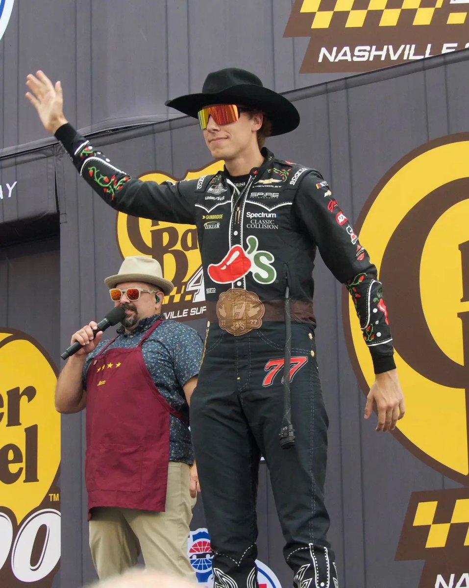 NotNolan44's tweet photo. Carson Hocevar did Kyle’s signature bow during driver intros at Nashville ! 

Love to see it ! 

Pics by alannabryne

#carsonhocevar https://t.co/8j14Q8J86g