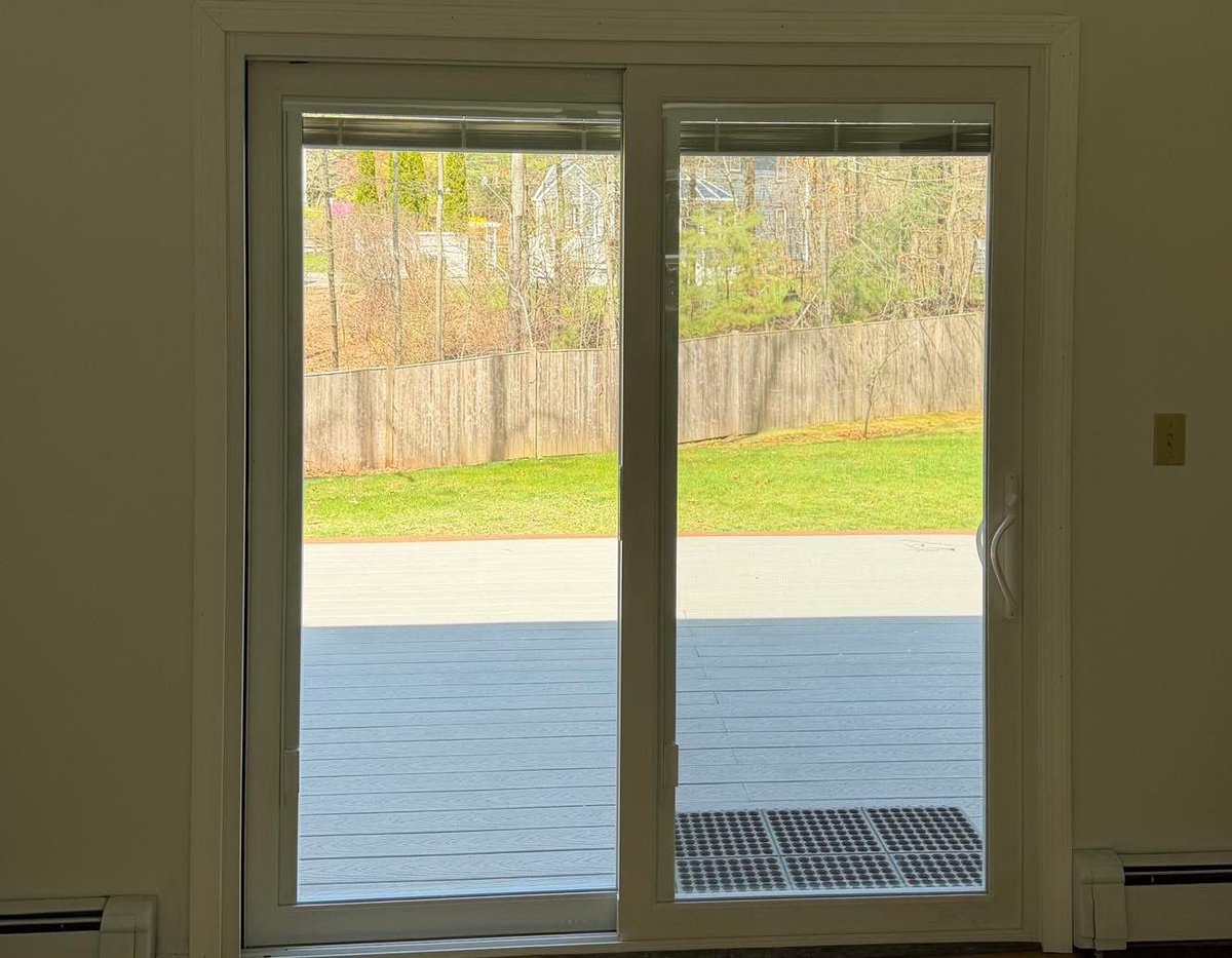 DelPreteHI's tweet photo. 🪟🏡 Carver Window &amp; Door Upgrade Complete! DelPrete Home Improvements installed 15 ProVia Endure windows &amp; 2 patio doors with internal blinds—boosting energy efficiency, comfort, security, and curb appeal. Finished with durable PVC trim &amp; ready-to-paint interior finishes. 🔨☀️ https://t.co/dOlRnxi5Zd