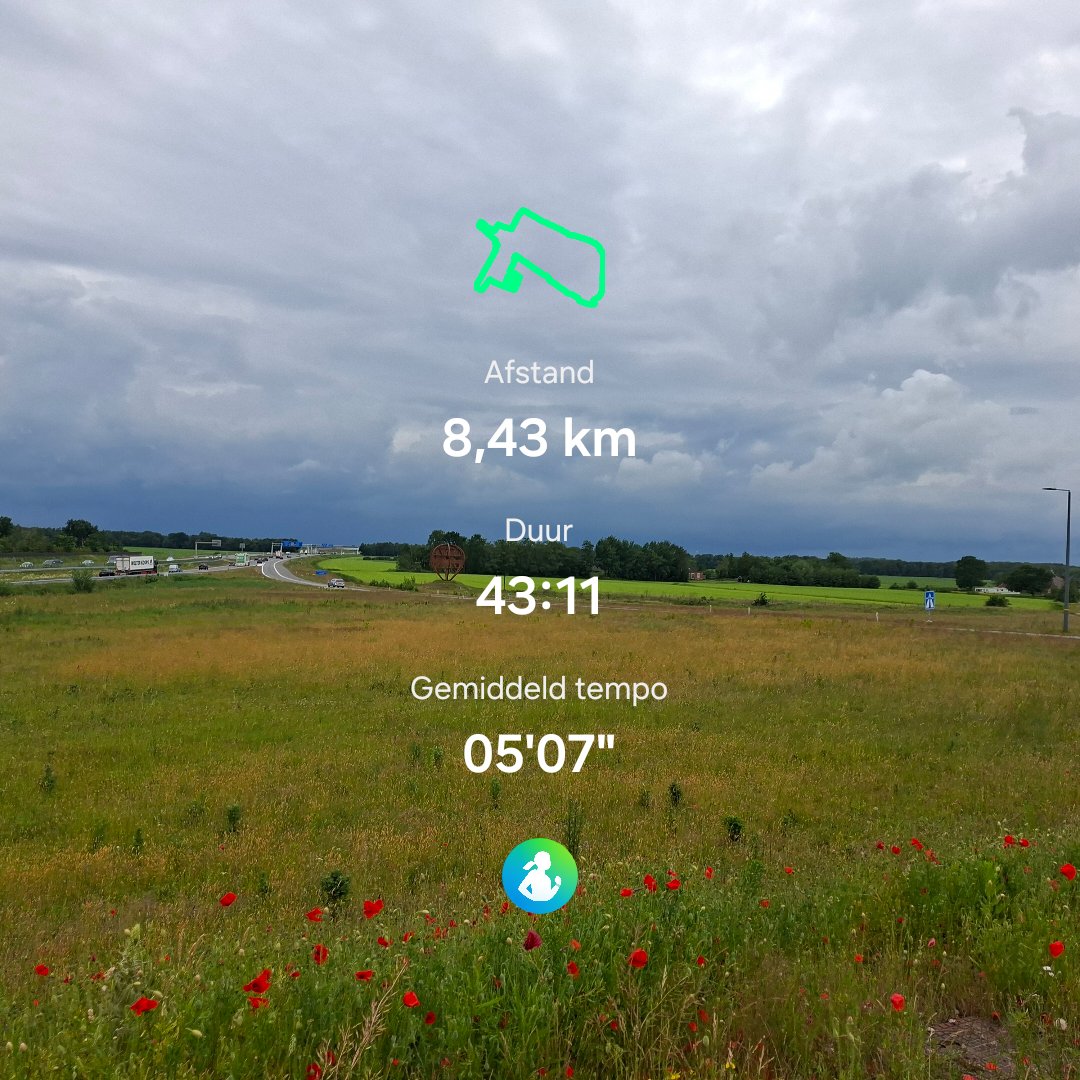 HofGerrit's tweet photo. Met deze 🌫🌫 vertrekken is vragen om 🌩🤷‍♂️en ja hoor🙆‍♂️ #moesson #onweer rondje ingekort,maar toch zeiknat😫🏃‍♂️✌️💪 "moarn mar wer even yn it
 waer sjen"💁‍♂️😄 https://t.co/NnJ9wV3pkP