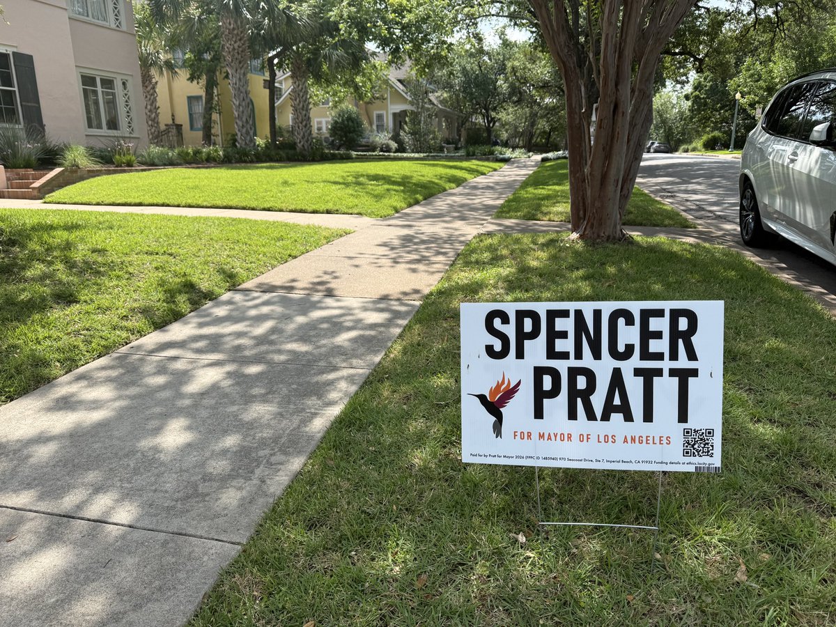 BrandonTucker's tweet photo. Sir this is Austin, Texas https://t.co/Z7e29WmBHF