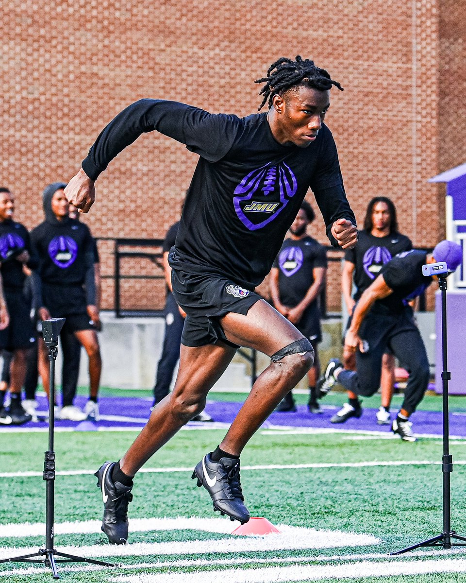 JMUFootball's tweet photo. Born to run.

#GoDukes https://t.co/ZR4d7qzXyP