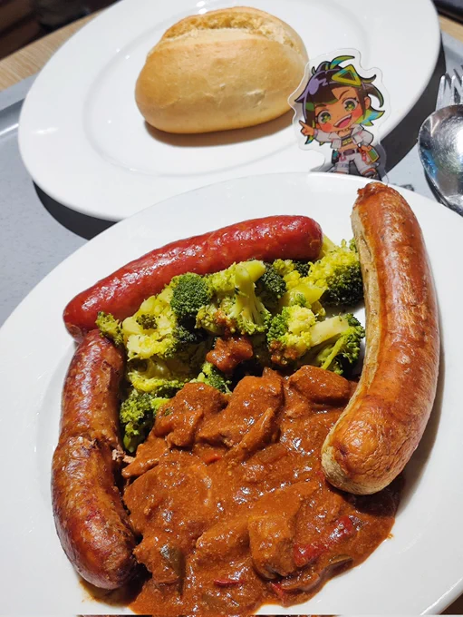 The last meal in Dusseldorf after DoKomi~ Ngl it's bit tricky to get to the airport by train... With some luck on my side, I hope the remaining trip back home will be smooth and safe