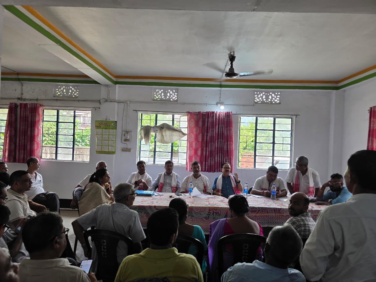 PradyutBhuyan's tweet photo. Today attended post election review meeting of @INCAssam for Bongaigaon, Abhayapuri &amp; Srijangram LAC
Discussion regarding drawbacks /performances, results of elections outcome took place ,also regarding preparedness of upcoming Autonomous / Municipality elections etc. 
@INCIndia https://t.co/DEwWbyYXOb