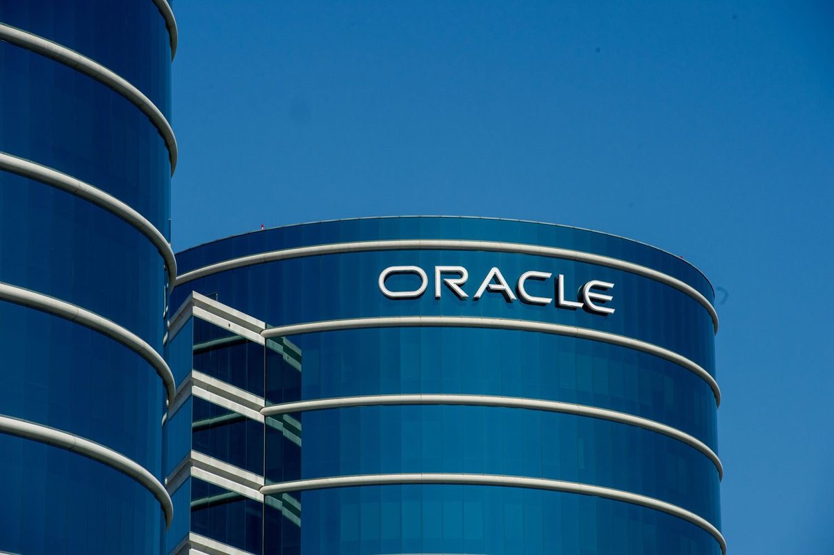 HedgieMarkets's tweet photo. 🦔Oracle is cutting 30,000 employees by June 15, roughly 18% of its global workforce. Revenue grew 22% to $17.2 billion last quarter. Cloud revenue jumped 44%. The AI segment grew 243%. Net income was $3.7 billion. The company committed $50 billion in capex this year for AI data centers and is a key partner in Stargate alongside OpenAI and SoftBank. Severance is capped at 26 weeks, unvested stock is forfeited, and Oracle turned down workers who petitioned for better terms.

My Take
Oracle just posted some of the best numbers in its history and fired 30,000 people in the same breath. Revenue up 22%, cloud up 44%, AI up 243%, and the response was to cut nearly one in five employees so the savings could go toward data center capex. A $3.7 billion quarter and the company still chose infrastructure over the people who built the business that produced those numbers.

Oracle is also pumping capital into Stargate with OpenAI and SoftBank while those 30,000 workers hear their roles no longer fit. Remaining performance obligations jumped 325% to $553 billion, the largest contracted backlog in the company's history. Workers asked for better severance from a company that cleared $3.7 billion in 90 days and Oracle refused. You can have record revenue, record backlog, and record AI growth, and still lose your job because the capex budget needed your salary more than the company needed you.

Hedgie🤗