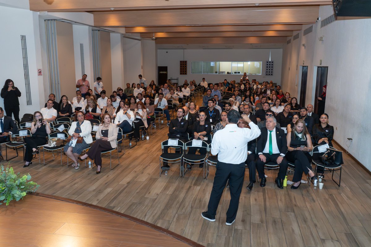 codesin's tweet photo. ¡Así se vivió el 3er Foro Inmobiliario AMPI Los Mochis! 🏢✨
Germán Rivera Carlón, Director Ejecutivo del CIT Sinaloa, presentó la conferencia "Ahome, la nueva plataforma industrial y logística de México", destacando la infraestructura estratégica y las ventajas de la región. https://t.co/U1NtPTaRpT