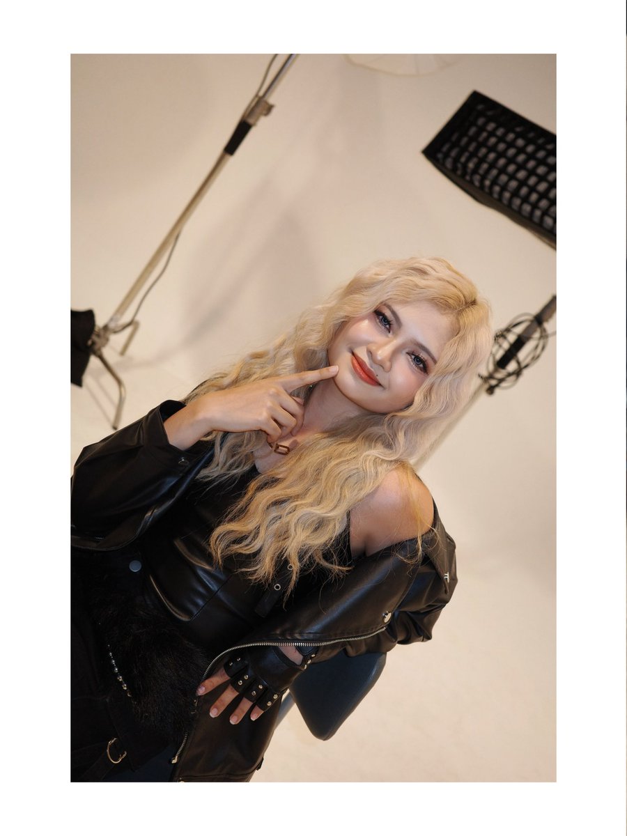 VVINK Angelika tweet media