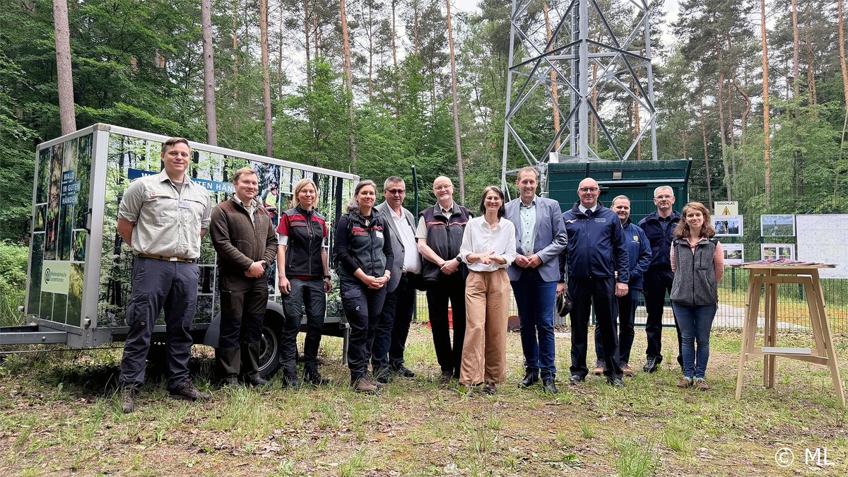 IQFireWatch's tweet photo. Important milestone in Germany🌲👀 Yesterday, our 200th sensor site in Germany was officially inaugurated in Alt Garge together with Miriam Staudte, Lower Saxony's Minister of Food, Agriculture, and Consumer Protection. https://t.co/h1dw8d9nyr