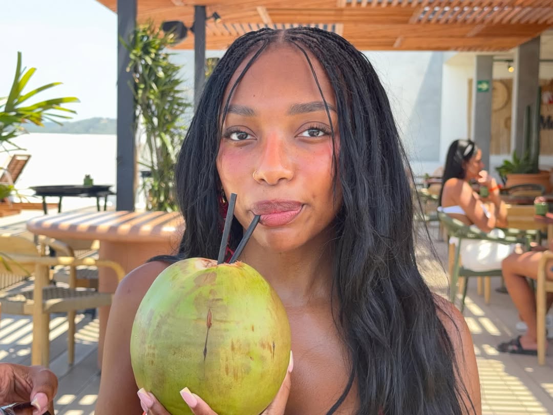 mimiitupdates's tweet photo. ibiza files 🇪🇸💕 https://t.co/9VHHkmWEXL