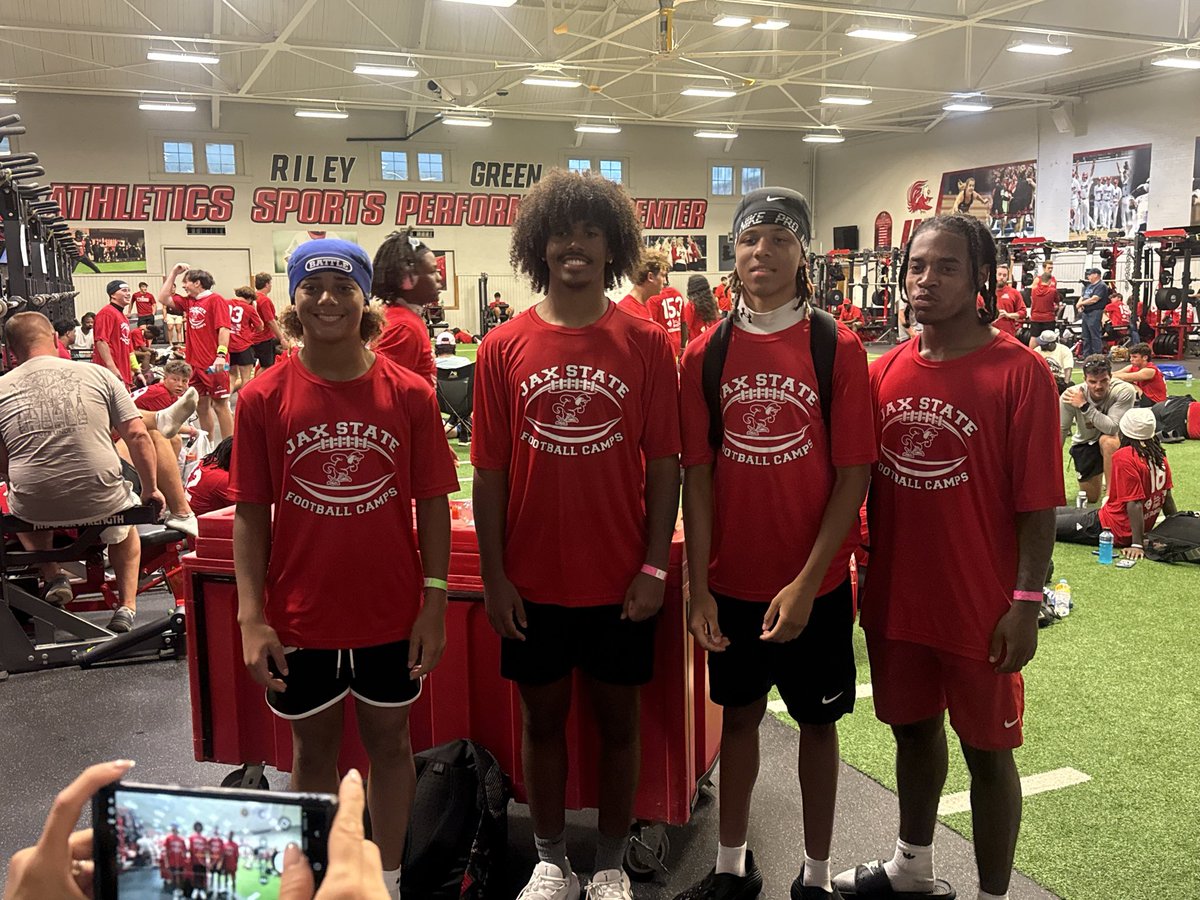 AidenNation_'s tweet photo. Enjoyed competing at the JSU camp and learning from the coaching staff @_RohanGaines . Back to work!  #AGTG✝️ #NoDaysOff 

@Jville_Football 
@jsully656565 
@TripleTheP 
@DexPreps 
@HallTechSports1 
@UnLockYourGame_ https://t.co/riblz9tu2e