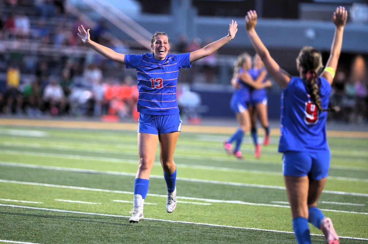 SJRsports's tweet photo. Here are the best photos from the Pleasant Plains girls soccer super sectional win over Rock Island Alleman on Monday. https://t.co/xuA3G7T5BV