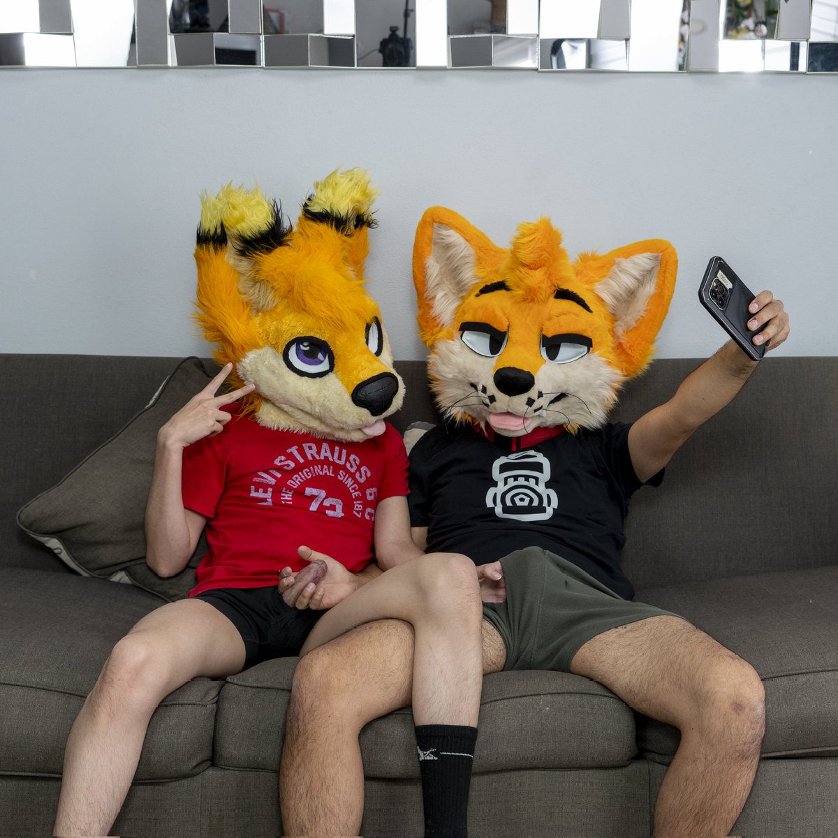 ADfozu's tweet photo. Sorry for not posting yesterday, I was just distracted because I was having a wholesome homie time 
@ZorroMandarina
#murrsuit #mursuiter https://t.co/WUF8hBosQ3