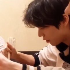 떡이 tweet media