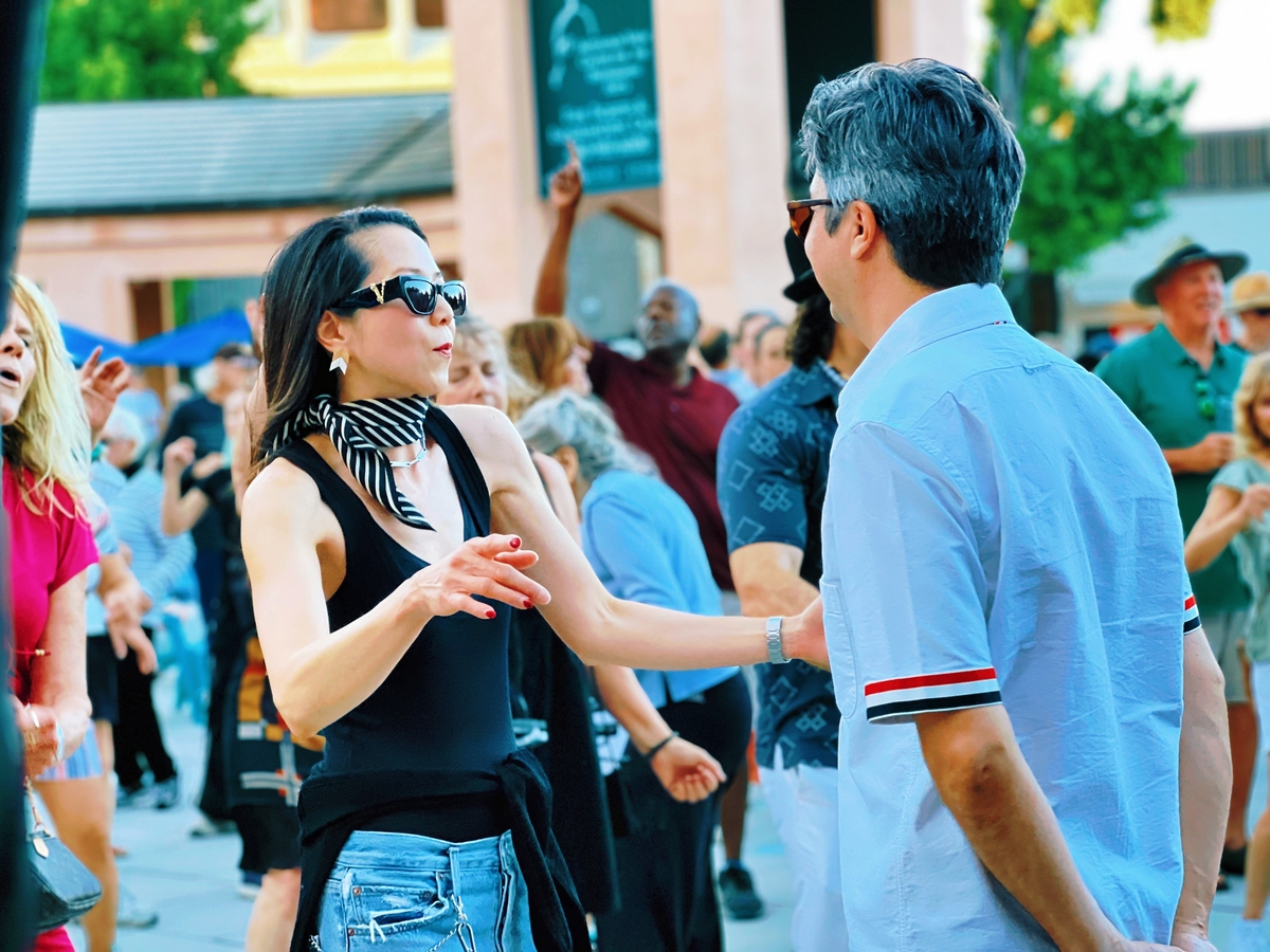 MountainViewGov's tweet photo. Concerts on the Plaza will be held on Friday nights from 6:00 - 7:30 p.m. at the Civic Center Plaza.

The lineup for June includes:
June 5: Daze on the Green
June 12: Careless Whisper
June 19: *No Performance*
June 26: Other People's Money https://t.co/wYSuUjJ3Hg