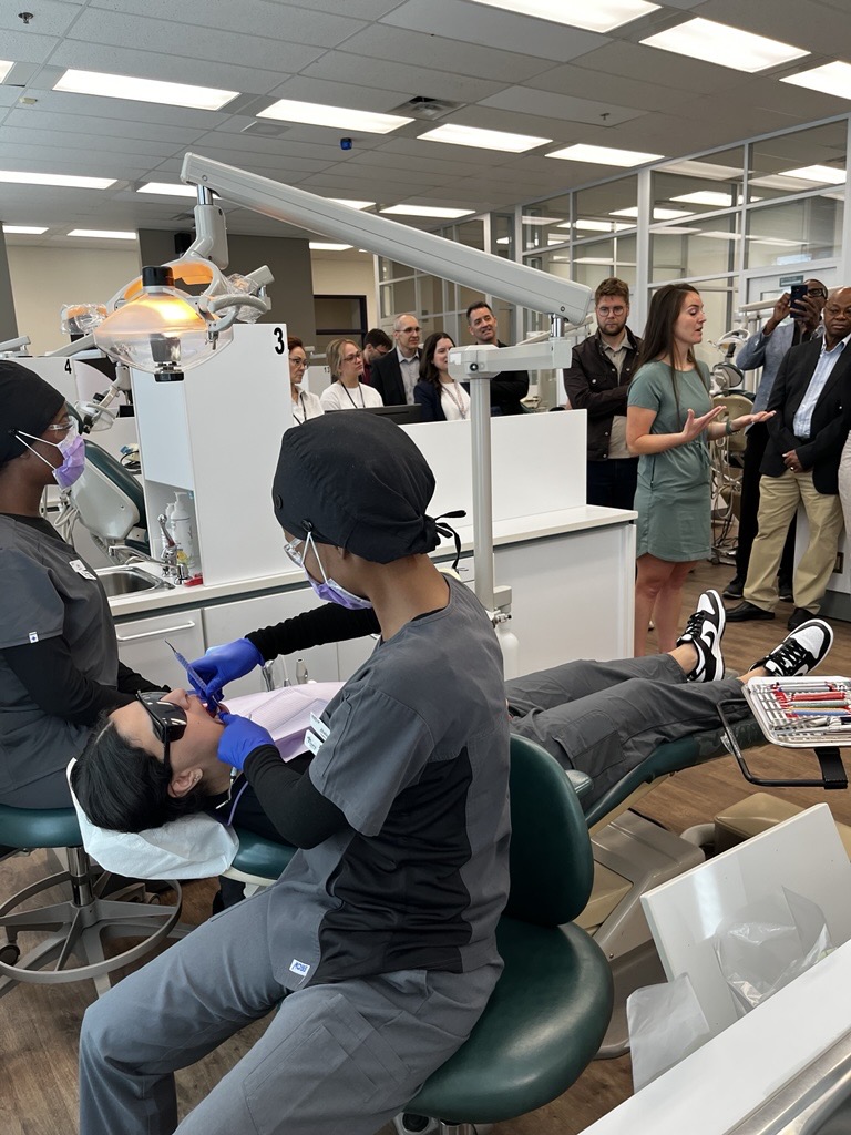 CollegeLaCite's tweet photo. Santé Canada annonce 1,68 M$ sur trois ans pour permettre à La Cité d’améliorer l’accès aux soins buccodentaires préventifs en français.

Clinique dentaire mobile, formations et apprentissage pratique seront au cœur de cette initiative.

@GouvCanSante @MonaFortier @lynncasimiro https://t.co/9kHcqvMzST
