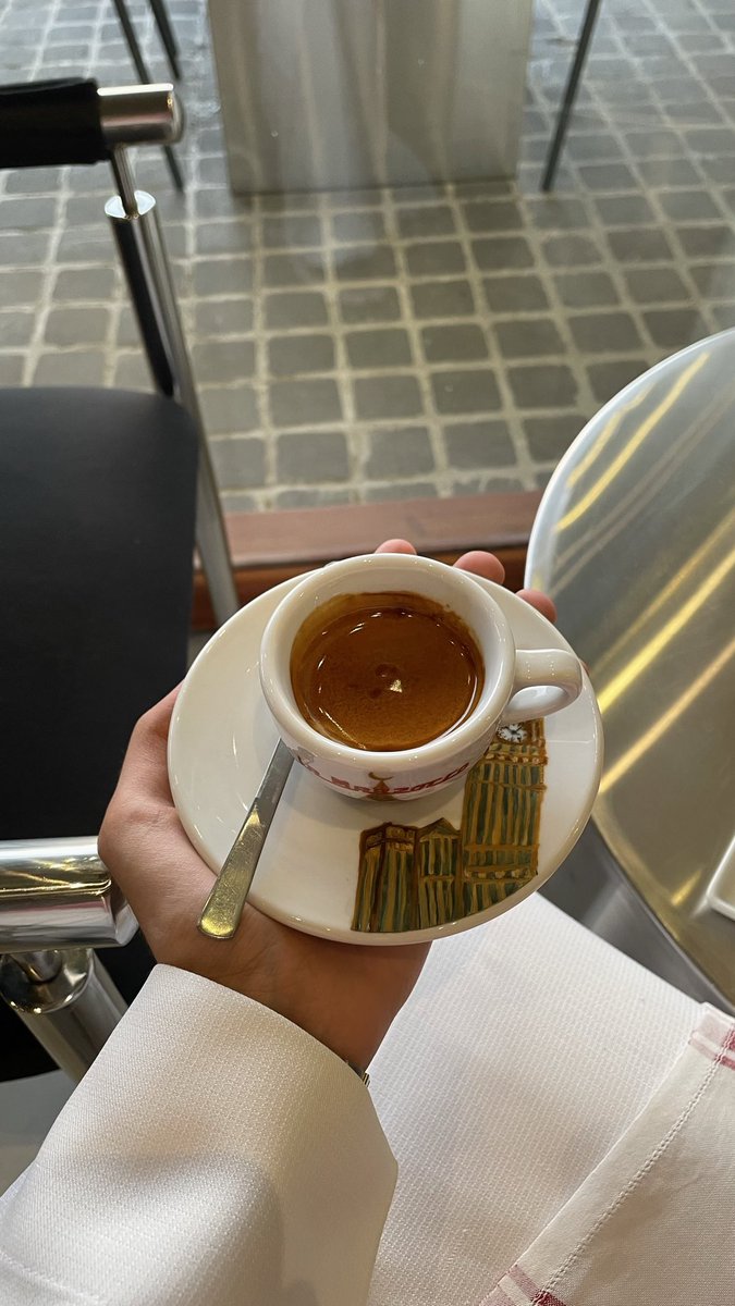 fa7ud's tweet photo. لو حظوظي ما عطتني غير حبك
والله اني طول عمري لأحترمها " https://t.co/MNfUyeLTmi