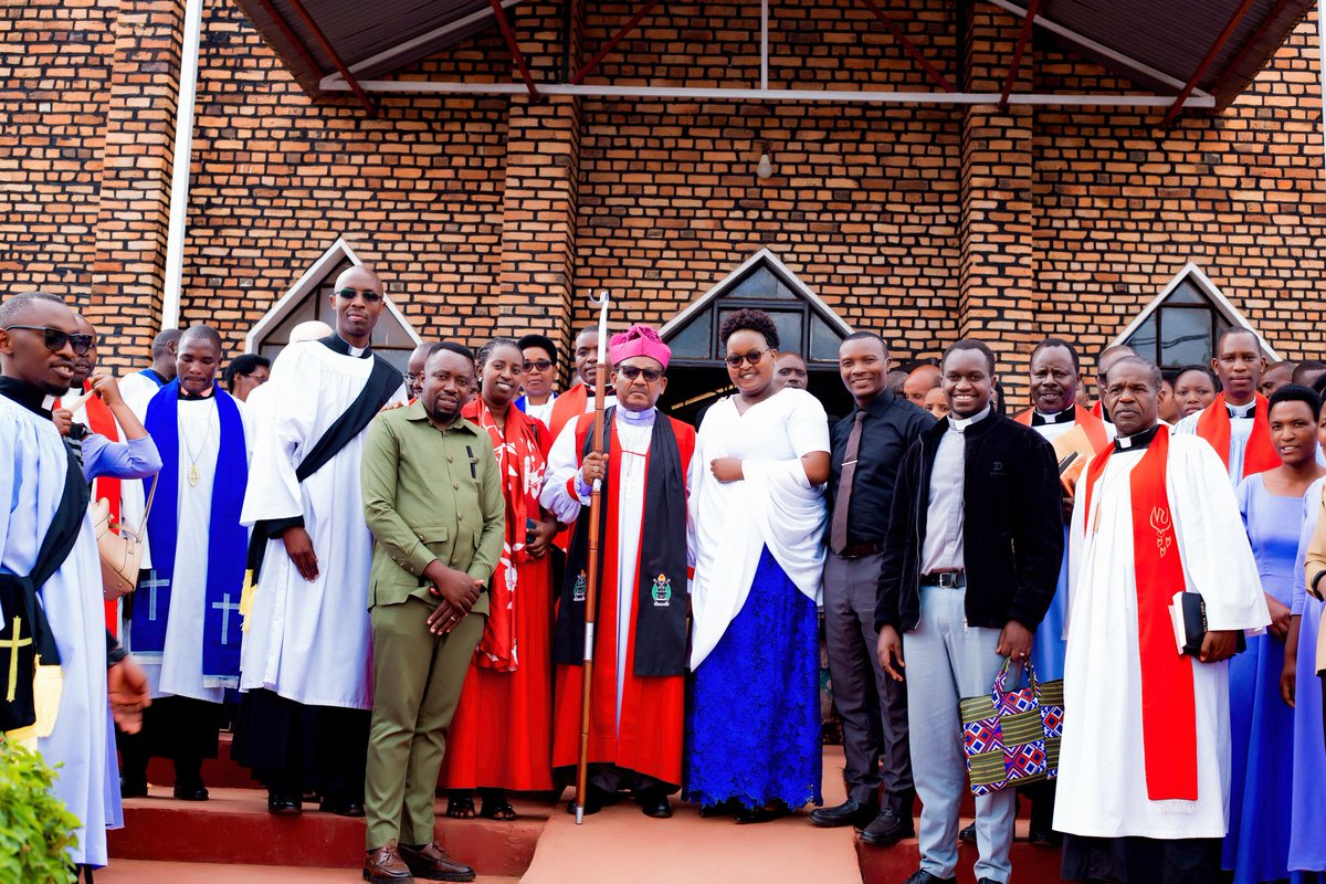 EByumba's tweet photo. 🚨 GUSHIMIRA🚨
EAR DIOCESE BYUMBA,turashima Imana yadufashije ngo igikorwa cy'amarushanwa y'ama chorale kigende neza,turashima ama chorale yose dufite muri Diocese yitabiriye irushanwa,abakristo,abakosoye,umuvugabutumwa,ndetse n'abandi babigizemo uruhare.Muhabwe umugisha. https://t.co/GdND6aAEsA