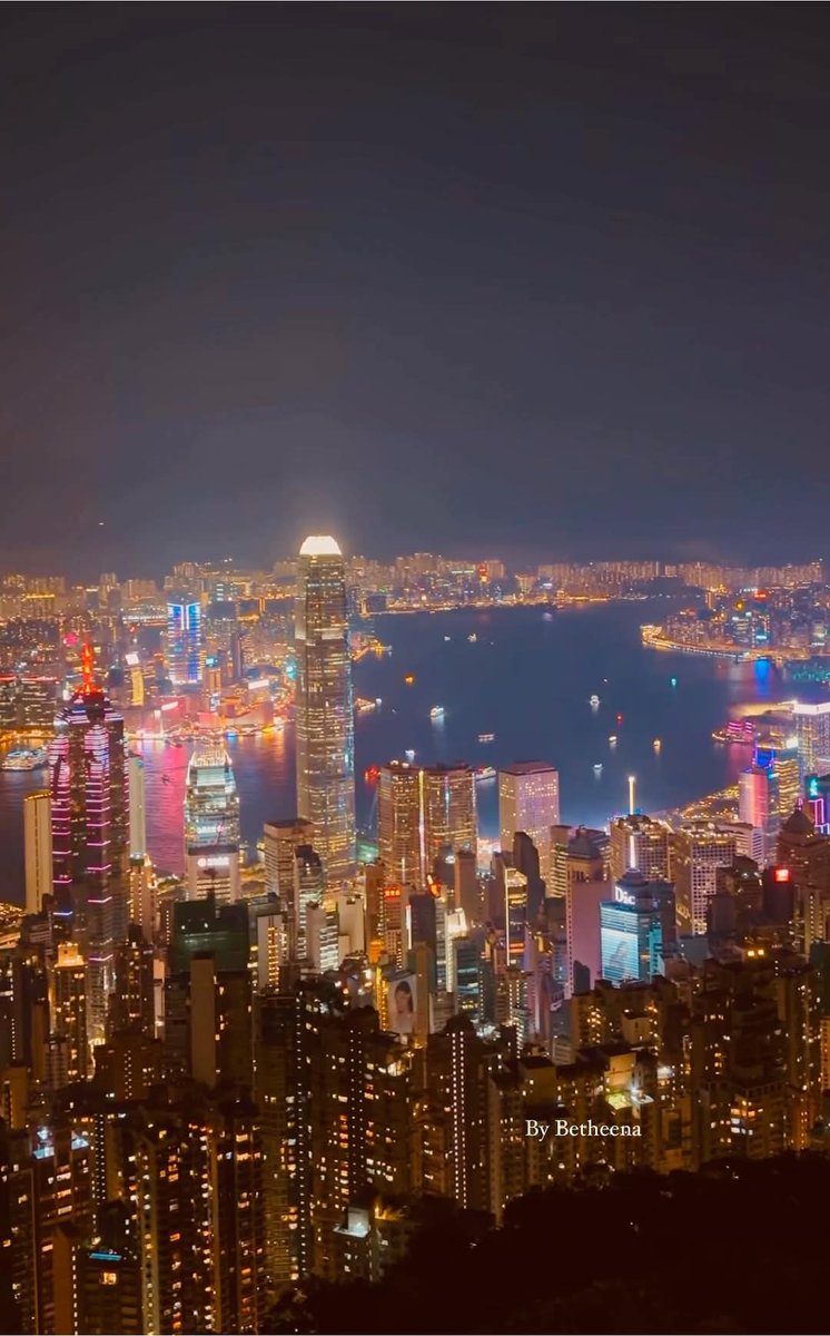 PerryAuthor's tweet photo. Goodnight from Hong Kong.  See y'all tomorrow. https://t.co/z87VgHeRxe