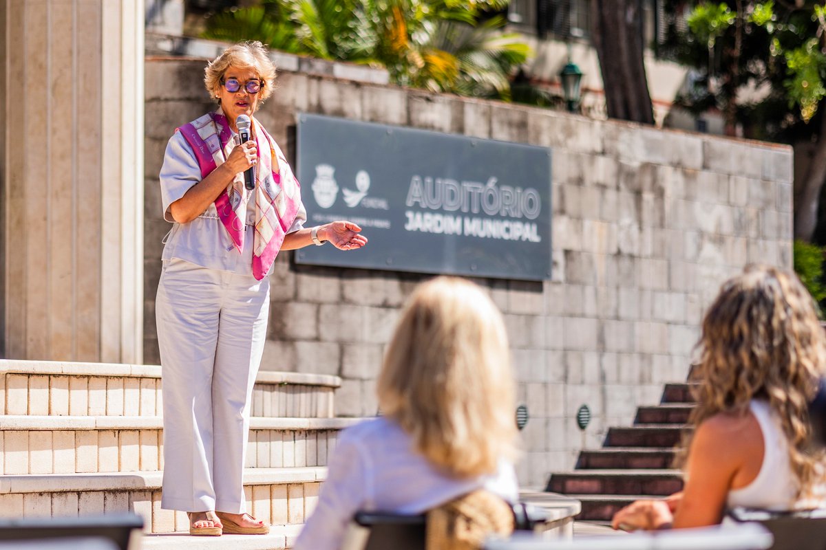 munfunchal's tweet photo. A 31.ª edição do concurso “Uma Escola, Um Jardim” envolveu mais de 2700 alunos e professores. Os prémios referentes a esta iniciativa, foram, hoje, entregues, no Auditório do Jardim Municipal, data em que  também se inaugurou a exposição aberta ao público, no Átrio da CMF . https://t.co/etgulaRJ4z
