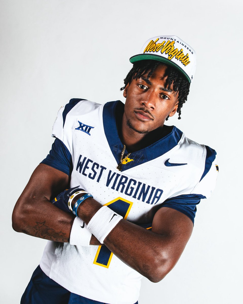 Bryian_Duncan8's tweet photo. 1000% 💙💛
@WVUfootball @ChadSimmons_ @RecruitGeorgia @Rivals @247Sports #COMMITTED
#agtg✝️ https://t.co/YYSMTTWBvr
