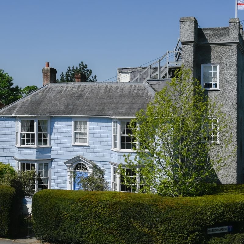 WarnerGrayKent's tweet photo. In the heart of Tenterden, Kent, this landmark Georgian townhouse with its distinctive Edwardian castellated tower is on the market with WarnerGray in Rye. Contact the Tenterden branch for more on this special property. https://t.co/yS7dpjtwOr #warnergray #tenterden https://t.co/EpSsVQj2CN