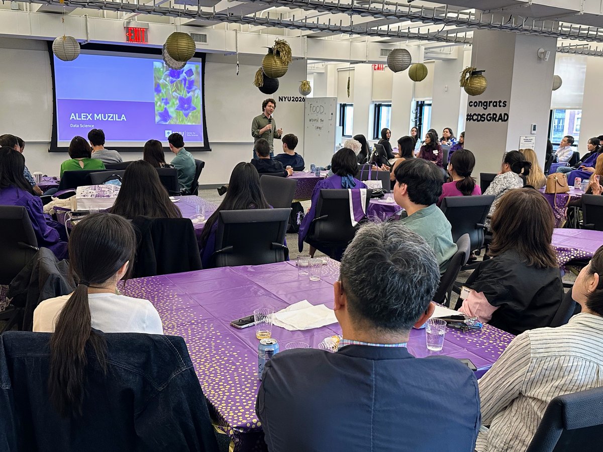 NYUDataScience's tweet photo. 🎓 Congrats to our newest CDS undergraduate alumni! ✨

Clinical Assistant Professor &amp; Director of Undergraduate Studies Louis Mittel addressed the class, sending the graduates off into the field. 🥂 https://t.co/l7ATnnvbvM