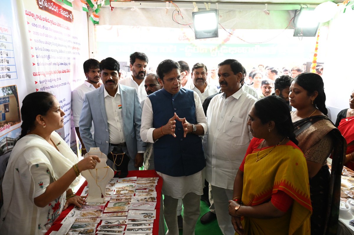 DrdaRangareddy's tweet photo. 2.6.2026,Telangana State Formation Day celebrated with great enthusiasm at IDOC, Kongarakalan with Hon'ble Minister for IT,E&amp;C,TG Sri D.Sridhar Babu Garu as Chief Guest,distributed BL Cheque to SHG members, Fin. Assistance to Transgenders under ERS scheme visited DRDA/DWO stalls. https://t.co/dUbG8dykv1