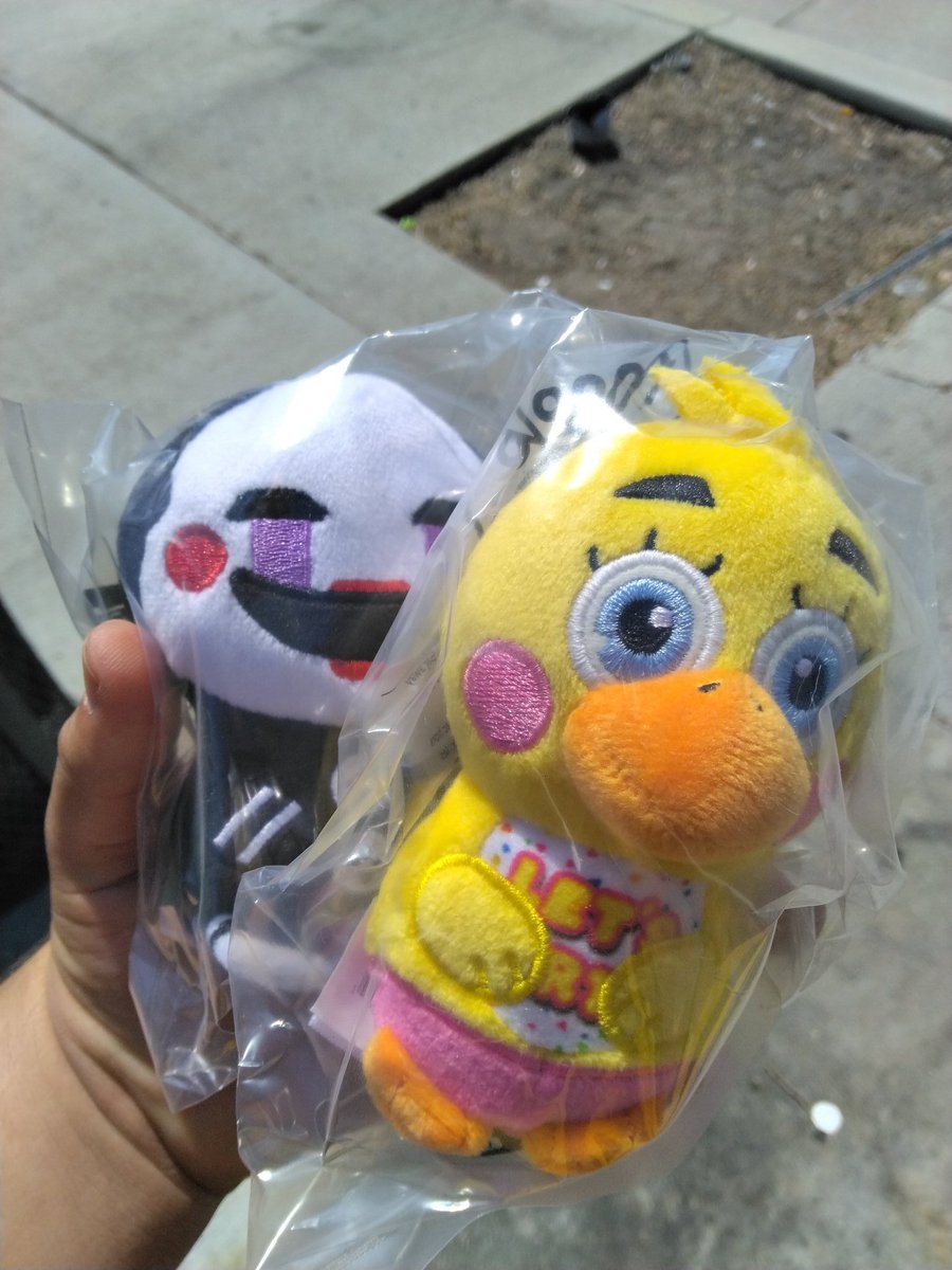 HugoFer88167051's tweet photo. At GameStop I got 2 of the mystery box FNAF mine plush I got Toy Chica, the Rare marionette https://t.co/8Wjehpz9gU