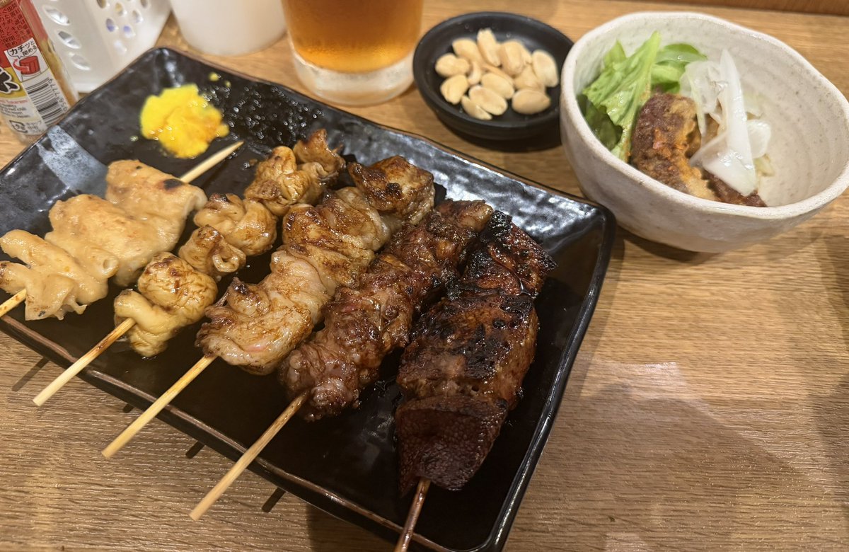 prveus's tweet photo. 残業になってお腹空いたから
帰り道に寄った。安くて美味い！ https://t.co/RNCbVNXHqZ