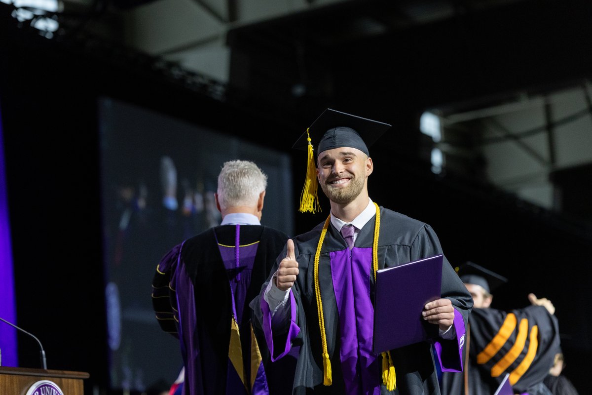 tayloru's tweet photo. More Commencement photos because we can't believe it's already been over a week since we celebrated our graduating seniors. 🎓🥹

#tayloruniversity #tayloru #tulifetothefull https://t.co/uZxnm22Kxh