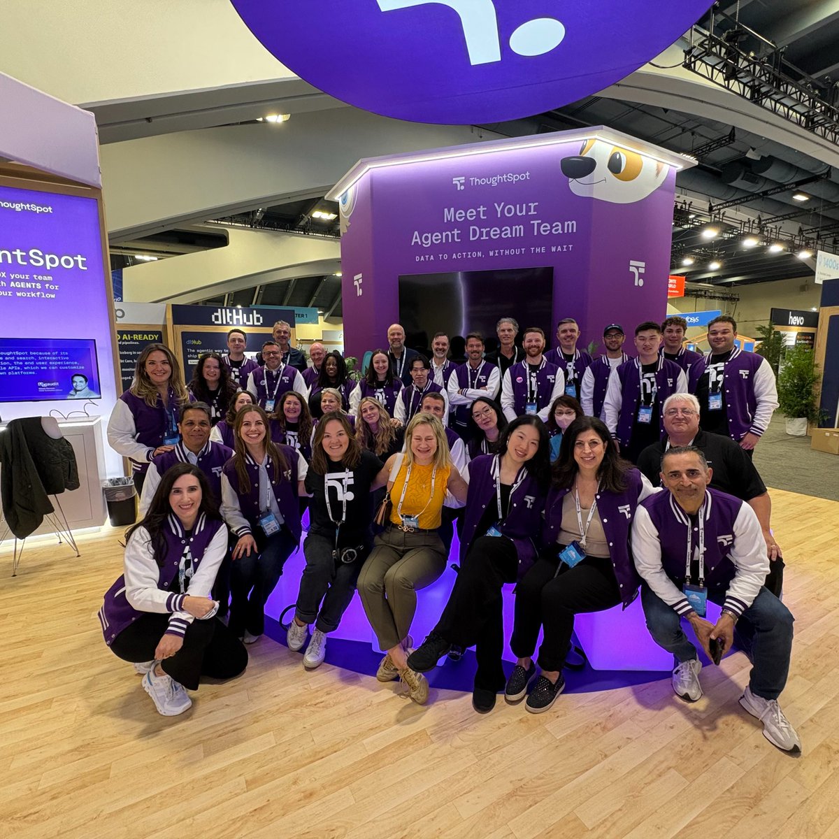 thoughtspot's tweet photo. We're at @Snowflake Summit, Booth #1501. Come talk through what agentic analytics actually looks like in your stack. 👇 #SnowflakeSummit https://t.co/4Ei40l9FQI
