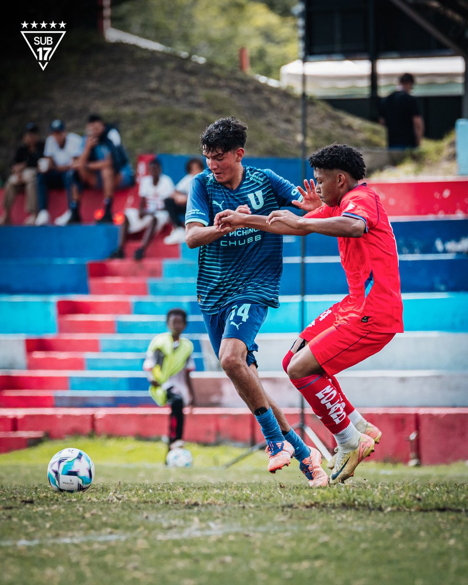 Formativas_LDU's tweet photo. Medio tiempo ⚔️

0x1 

🆚 #NacionalLIGA
🏆 #CSNAInternationalCup
#U17 https://t.co/2znpeJz6tI