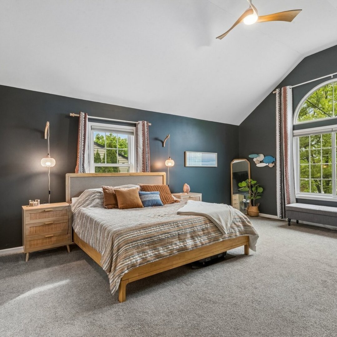 LisaVStages's tweet photo. Under contract in only 4 days! 

A few strategic staging tweaks, wonderful clients, and a great collaboration led to a fantastic result. 

Congratulations, @RolnickSabine! https://t.co/c5oiD8tBSa