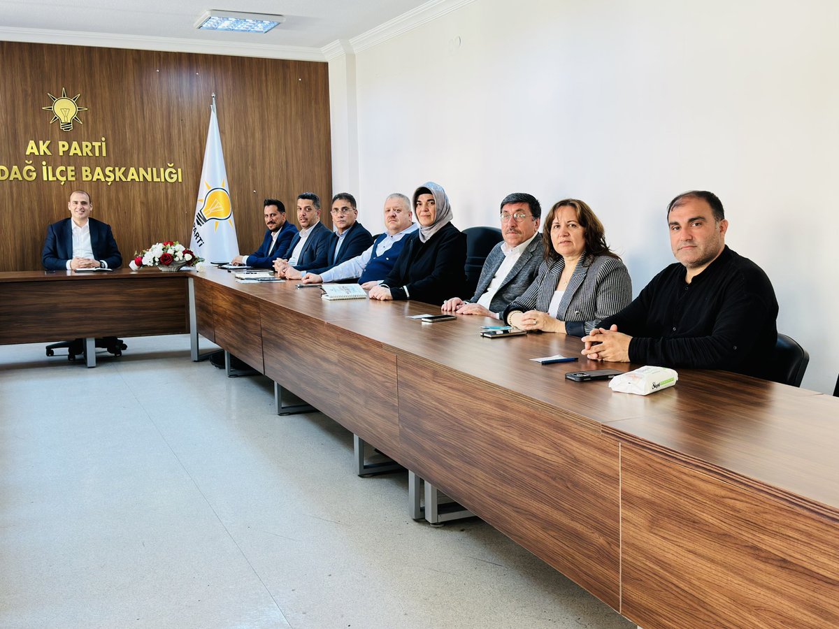 Fatih__Bildik's tweet photo. Haftalık Olağan Yürütme Kurulu Toplantımızı icra ettik.

#KalbimizAltındağ 

@akaltindag https://t.co/5zkSqZzBPT