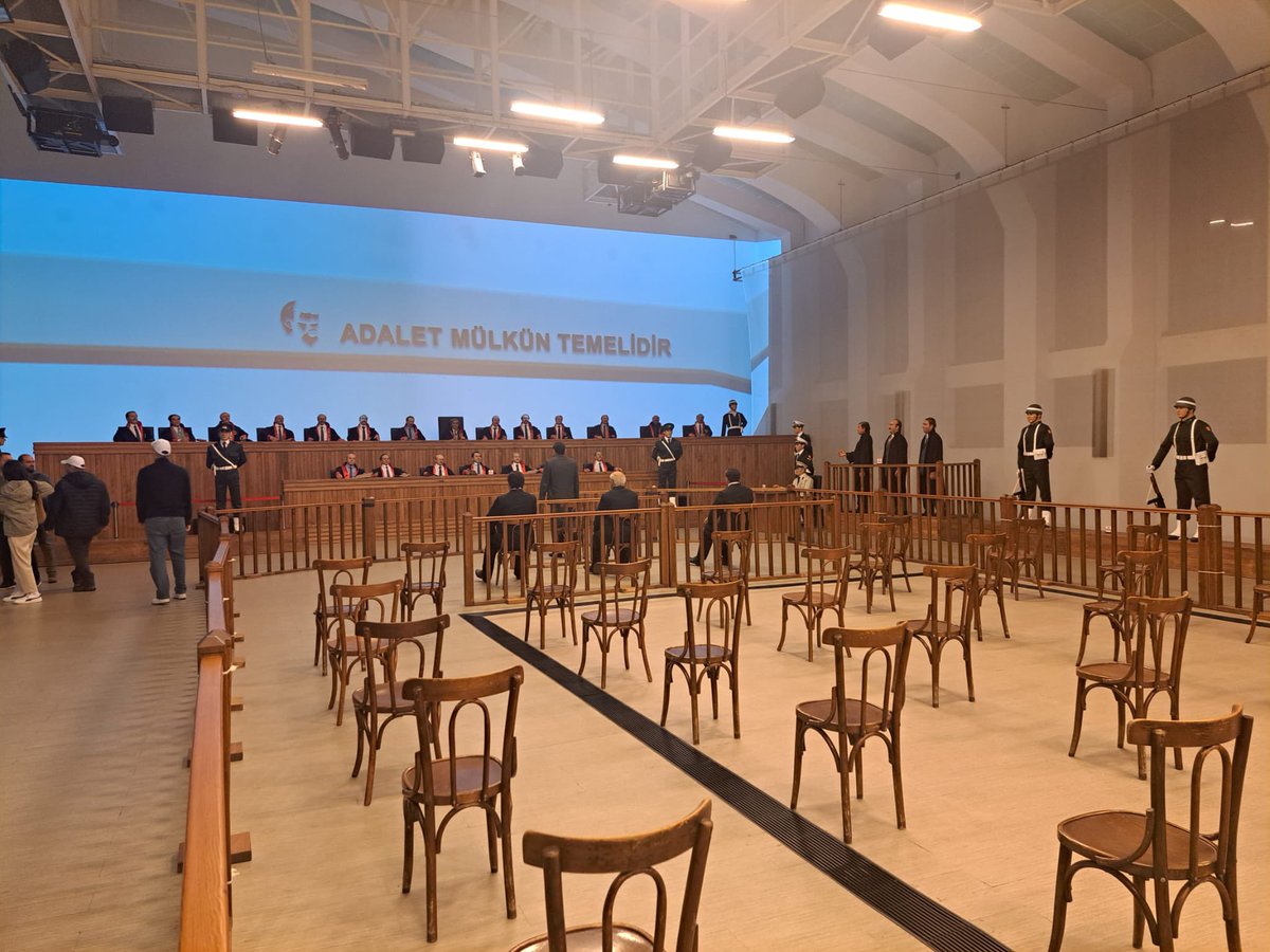 ealofficial's tweet photo. Geçmişi Yerinde Öğrendik!

21 Mayıs’ta İstanbul İl Millî Eğitim Müdürlüğü koordinesinde Demokrasi ve Özgürlükler Adası’nı ziyaret ettik.

Yakın tarihimizin önemli olaylarını yerinde görerek demokrasi ve tarih üzerine yeni bakış açıları kazandık. 📚✨ https://t.co/osJ9Qp2Rz5