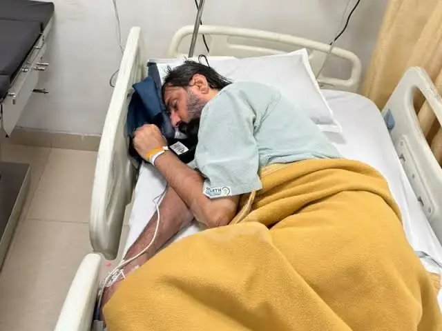 SelflessCricket's tweet photo. 🚨 Shapoor Zadran, Afghanistani Cricketer is currently in critical condition in Delhi.

He urgently needs A+ blood Platelets.

If anyone in Delhi has A+ blood type, please contact them as soon as possible.

Location: Delhi, India
Contact: +91 9999327374

Retweet to spread. https://t.co/dCyr03zdWG