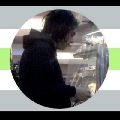 skinseesoasis's tweet photo. #NewProfilePic had such a hard time letting go of the man label #helloeveryone #comingoutforthefifthtime https://t.co/J4Py6TDJNm