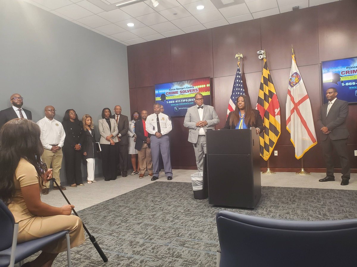 PGCSprout's tweet photo. @pgcountyexec Aisha N. Braveboy &amp; County leaders are cracking down on illegal dumping!

If you see it:

🚨Call 911 for active dumping
📢Call @PGCCommunity (PGC311) to report dump sites

▶️https://t.co/xLQ4BB37Yp

#IllegalDumpingCrackDown #PGC311 #ElevatePrinceGeorges https://t.co/mNIu0xPyAz