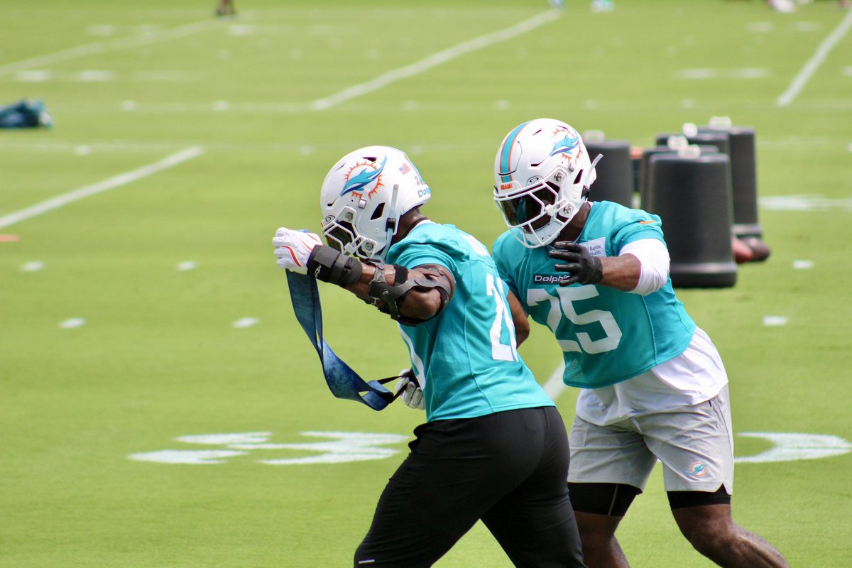 Marcel_LJ's tweet photo. Some sights from the Dolphins’ first day of mandatory minicamp 

Malik Willis was sharp outside of a couple throws, had a completion down the left sideline to Jalen Tolbert that really stood out https://t.co/ILmL17eJks