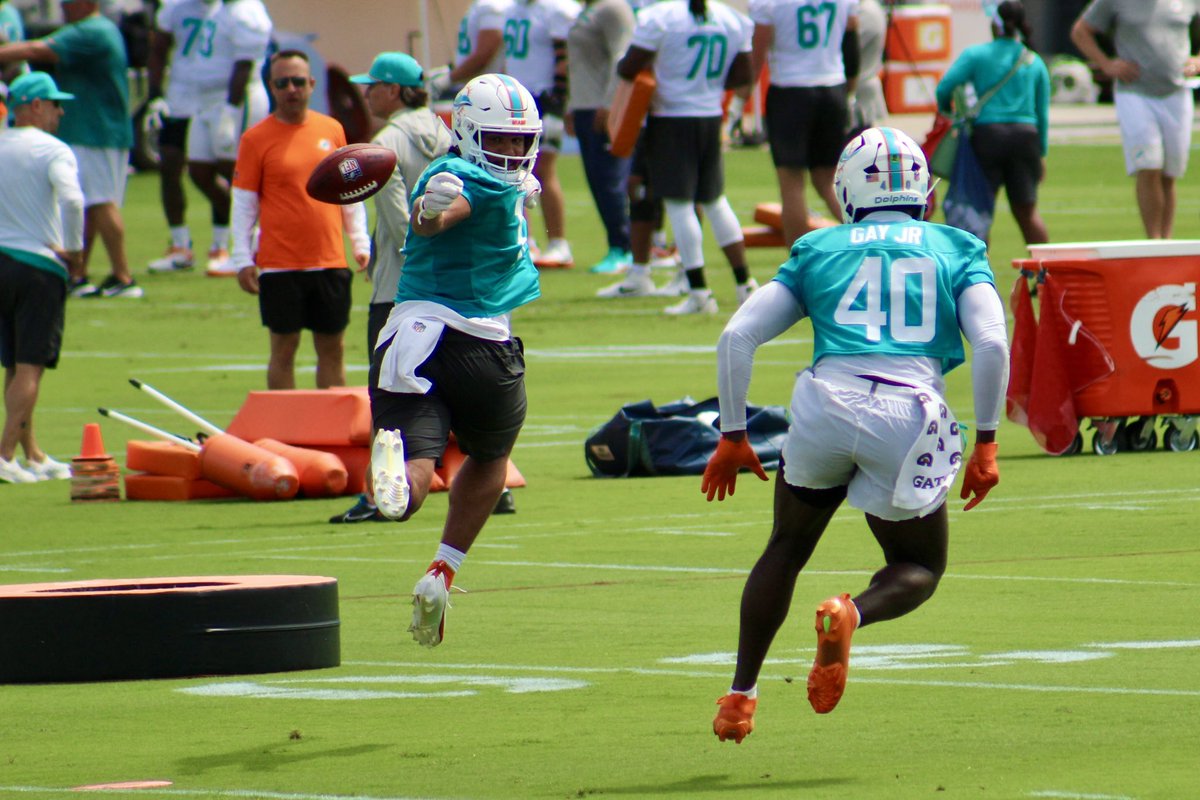 Marcel_LJ's tweet photo. Some sights from the Dolphins’ first day of mandatory minicamp 

Malik Willis was sharp outside of a couple throws, had a completion down the left sideline to Jalen Tolbert that really stood out https://t.co/ILmL17eJks