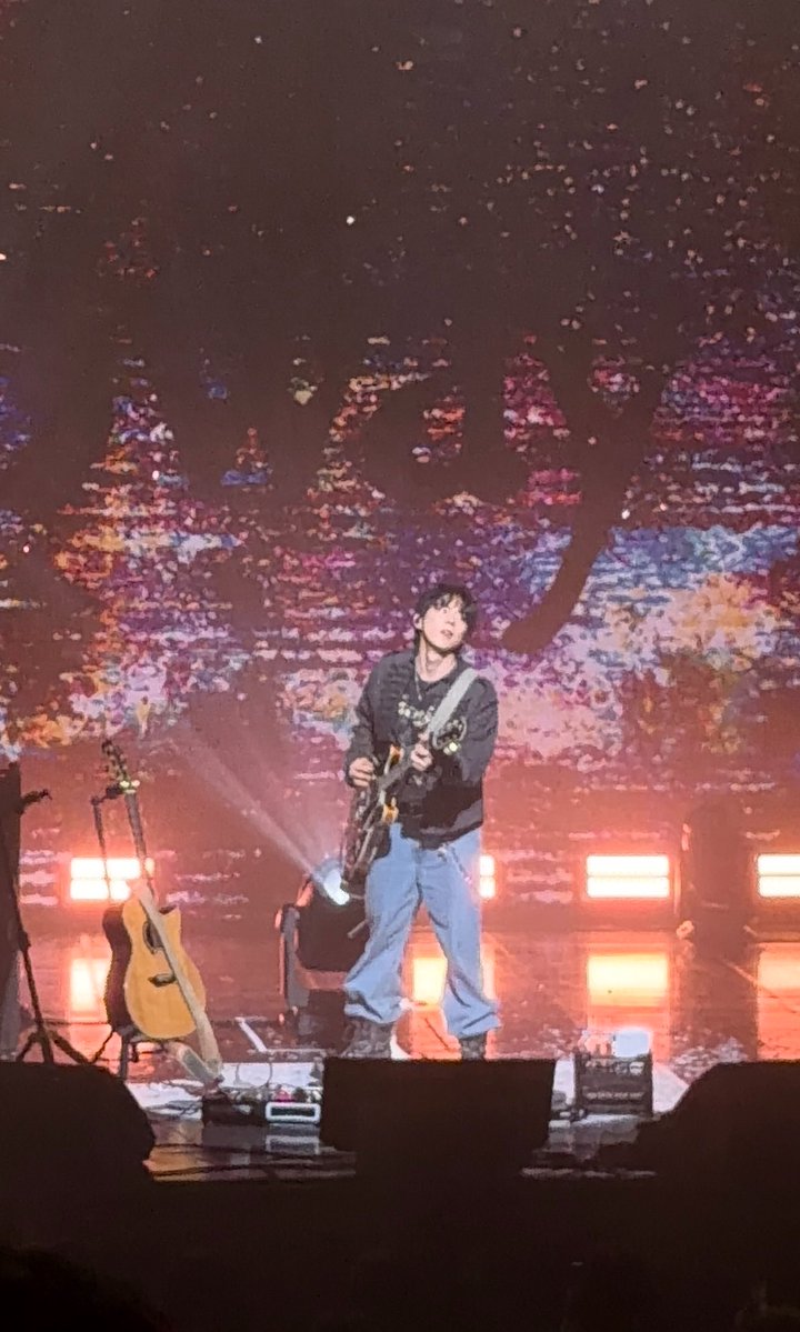 wenwenshih0913's tweet photo. Mentally, I’m still at the concert.
#SWAY #IsaacHong #홍이삭 https://t.co/itTdTlemTN