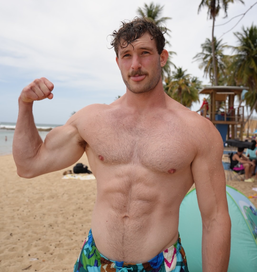 Clark_pb01's tweet photo. Some abs for you to worship👿... #abs #muscles #hot #flex #tall #built #muscledaddy https://t.co/uxC2cK9LX5