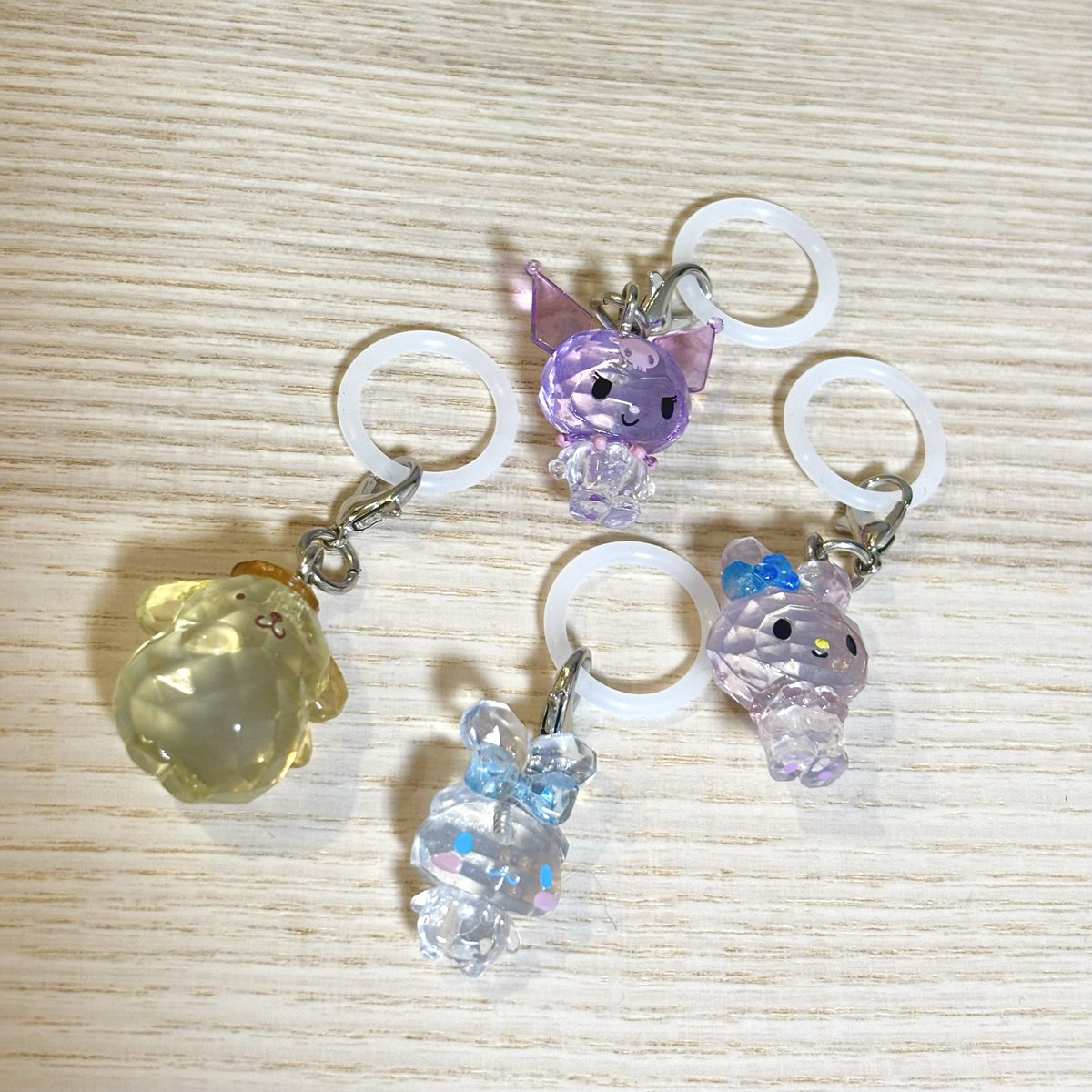 GhP4r's tweet photo. クリスタルめじるしとボンドロミニチュアチャームをゲット🥺
売切れるの速すぎる、、 https://t.co/zQuGhfbuD9
