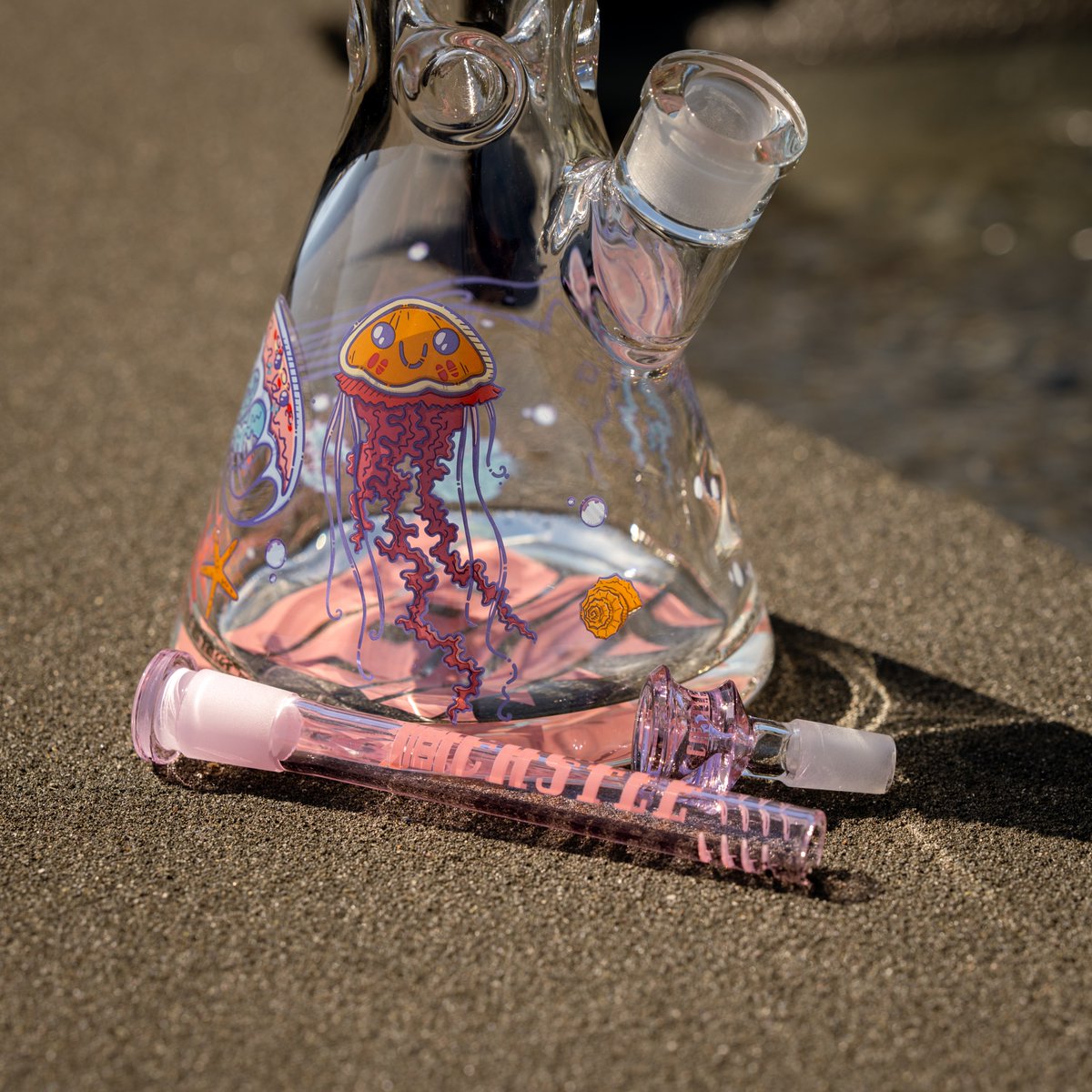 CastleGlassLTD's tweet photo. Not your average beach find. 🌊 https://t.co/HCFEurD1Vx