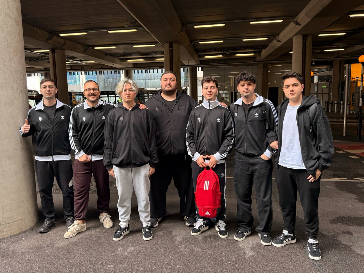 FUTesportsgg's tweet photo. VALORANT’ın 6. yılında, 6. uluslararası turnuvamız için #VALORANTMasters Londra’dayız! 

Başarılarla dolu bir yolculuk. 🧿 https://t.co/0R2euXfUHg