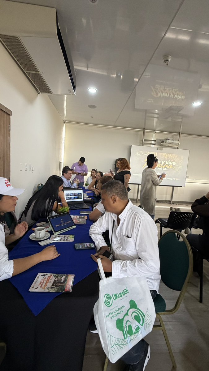 fonturcol's tweet photo. 1/2 El @MinComercioCo, a través de @Fonturcol y Cotelco Capítulo Risaralda, realizó en Cali una rueda de negocios con prestadores de servicios turísticos de #Risaralda, en la que participaron más de 80 empresarios de la capital vallecaucana. https://t.co/aaMLQVOpMZ