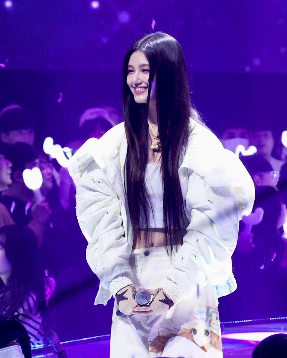 amorrmanet's tweet photo. 우리 천사다니 지켜줘야지 https://t.co/0FUfJuthPx