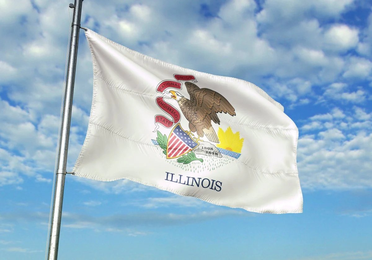 exec_sum's tweet photo. Illinois passed a bill to prevent PE firms from controlling law firms

The bill closed legal loopholes that allowed PE firms and other investors to control law firms without technically owning them

It is already illegal for non-lawyers to control law firms https://t.co/GoJ9BVU5pj