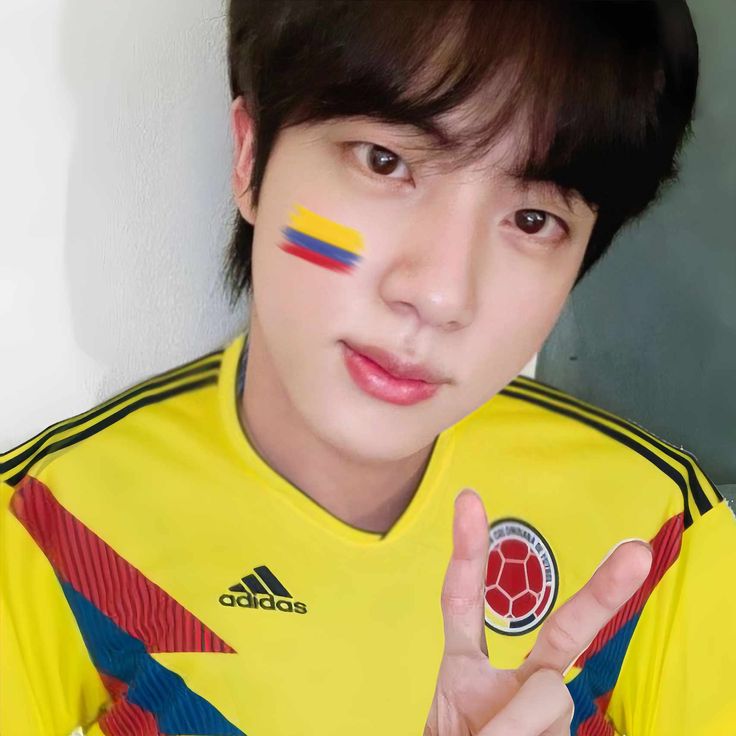gu35107's tweet photo. #KpopersPorEIPacto 
En la segunda vuelta vuelvo y salgo a votar por Iván cepeda mi presidente 🇨🇴💙
#IvanCepedaPresidente 
#ARMY https://t.co/gbUrEmAlRg