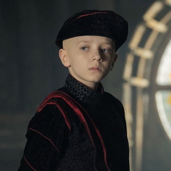 archangel_luke's tweet photo. Lucerys as maekarling and his favourite brother are always serving in hats https://t.co/iNMX167RBc