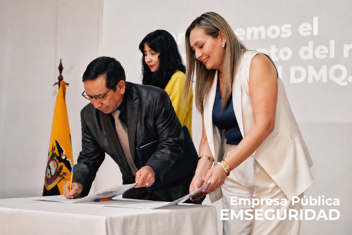epemseguridad's tweet photo. 👷🏽‍♂️ #QuitoConPrevención | Fortalecemos el monitoreo y la gestión del riesgo sísmico junto a la @SeguridadeQuito, @IGecuador de la EPN, @BomberosQuito y @agentesdequito.

🤝La @epemseguridad destinó USD 590.568.000 a la iniciativa.

🔗 Conoce más detalles https://t.co/qj4eL2EPIV https://t.co/AI7uF9De44